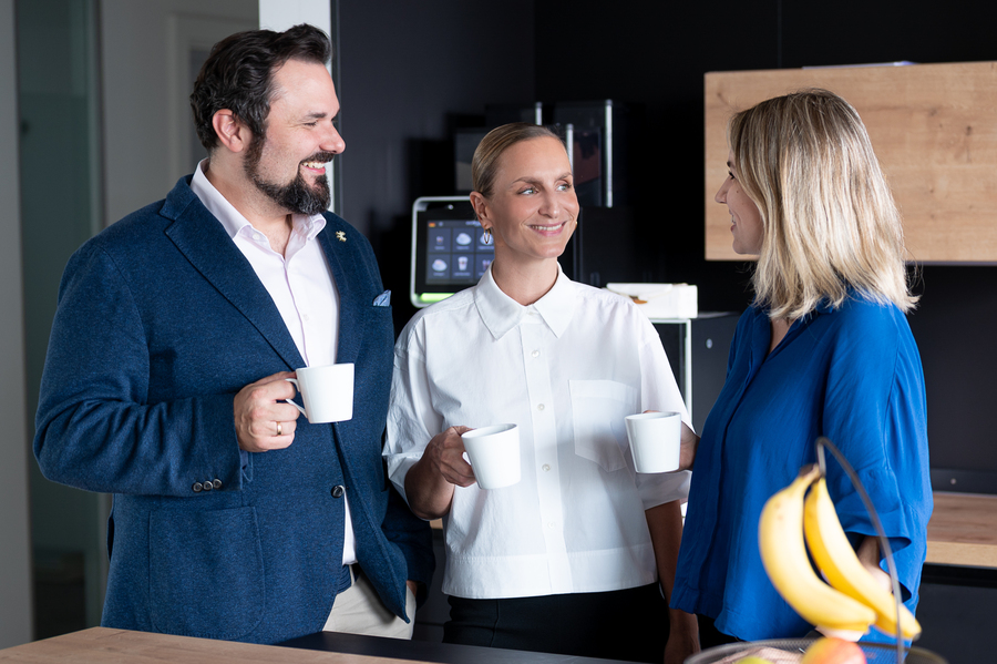 Diversity & Inclusion - Personen trinken Kaffee